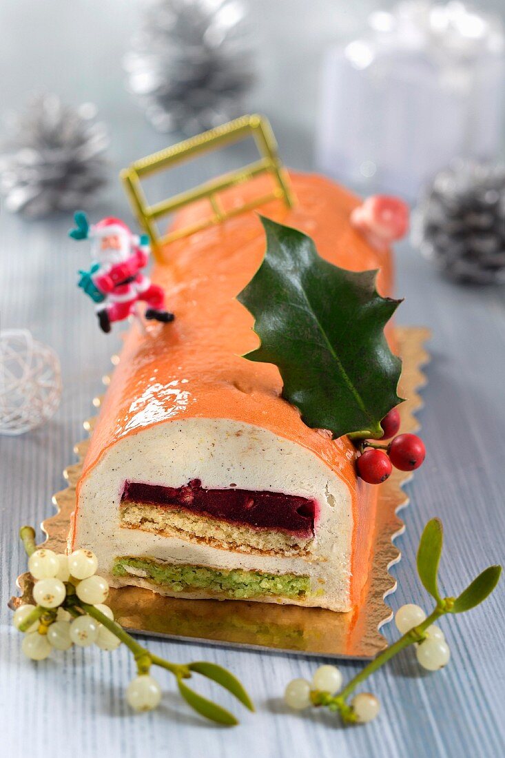 Christmas fruit log cake