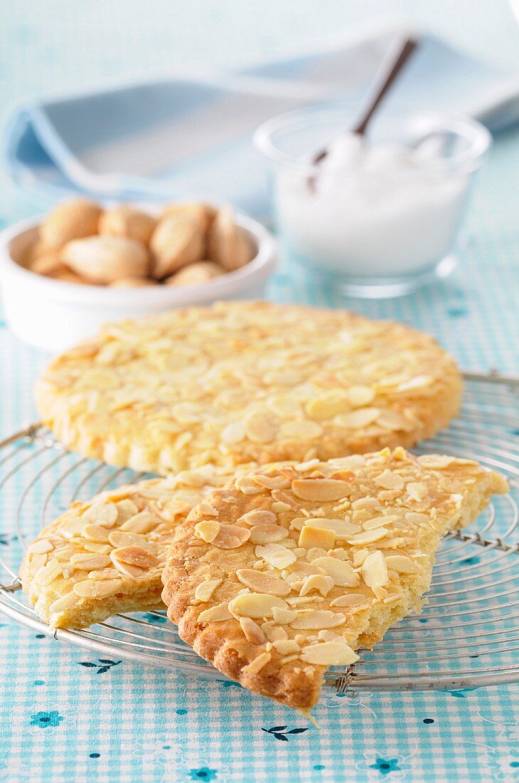 Sablés aux amandes (French butter biscuits with almonds)