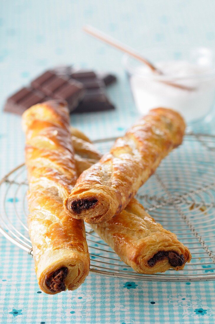 Puff pastry sticks with chocolate filling