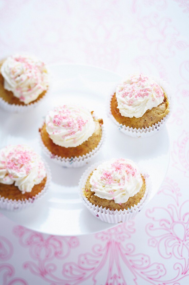 Mini muesli cupcakes