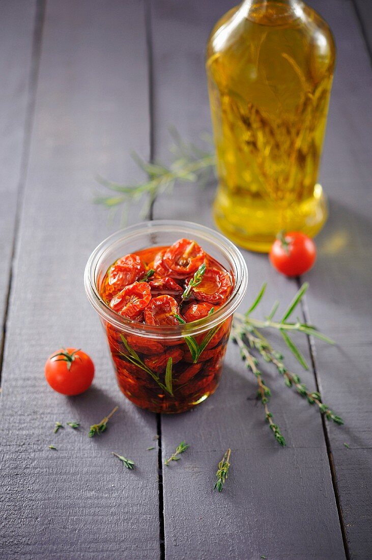Getrocknete Tomaten im Glas