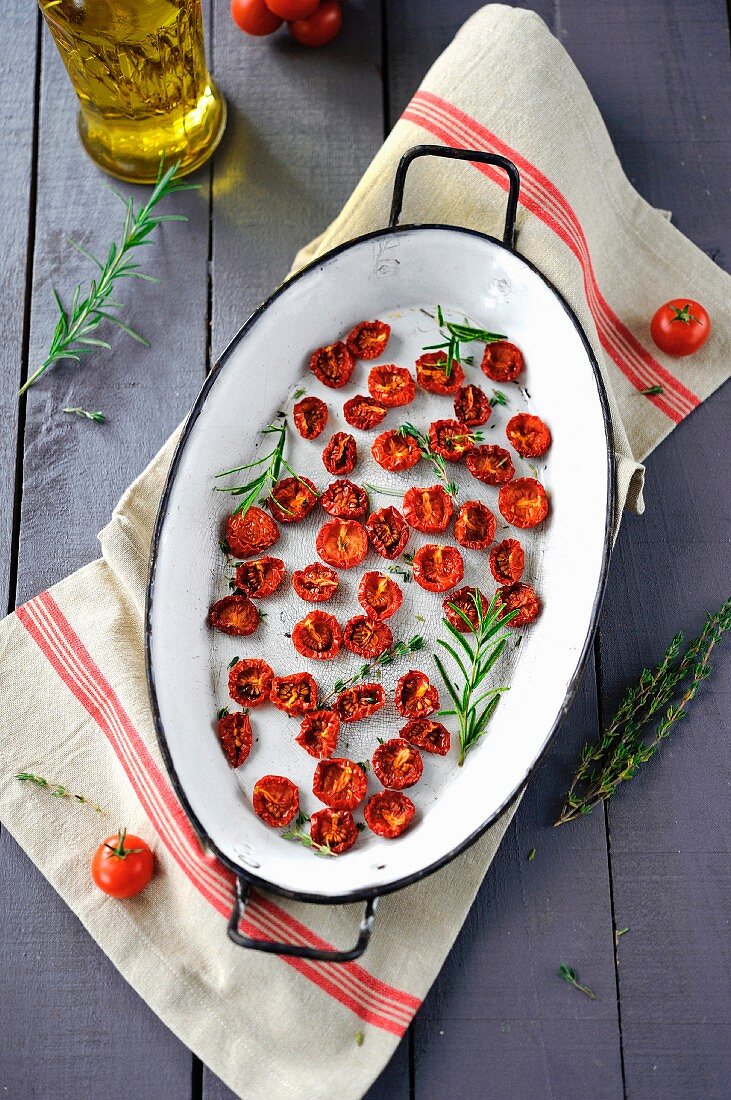 Dried tomatoes with rosemary and thyme