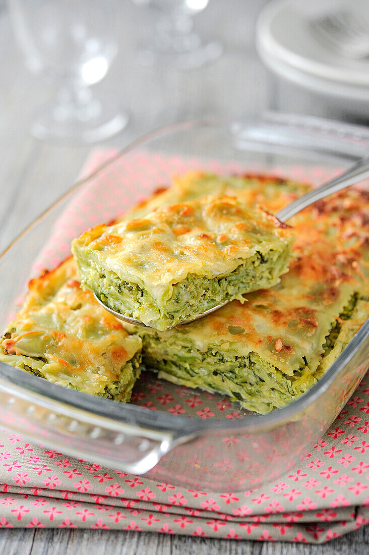 Ravioli gratin with courgettes (vegetarian)