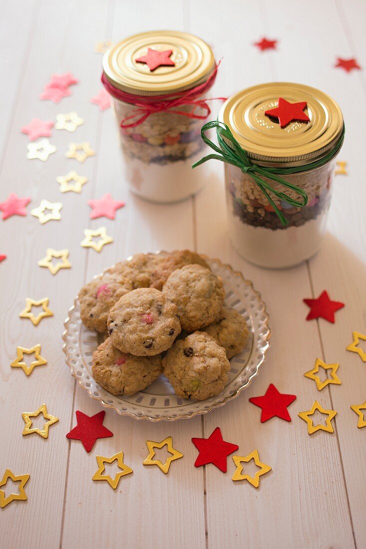 Kit for chocolate chip and Smarties cookies