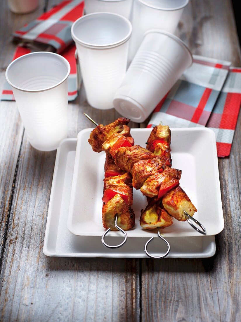 Tandoori chicken brochettes a la plancha