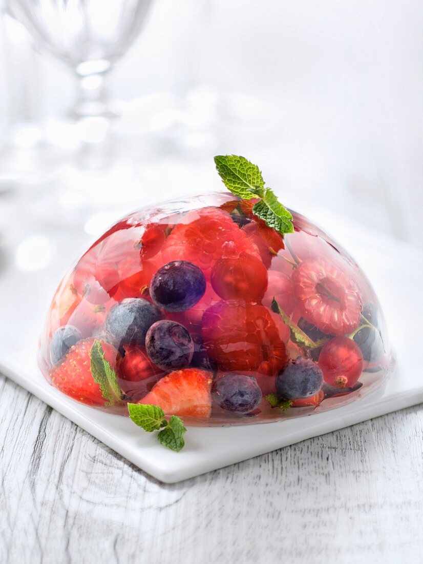 Summer fruit mint tea jelly dome