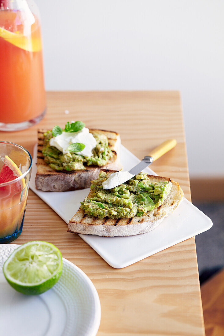 Toast Philadelphia, avocado and mint