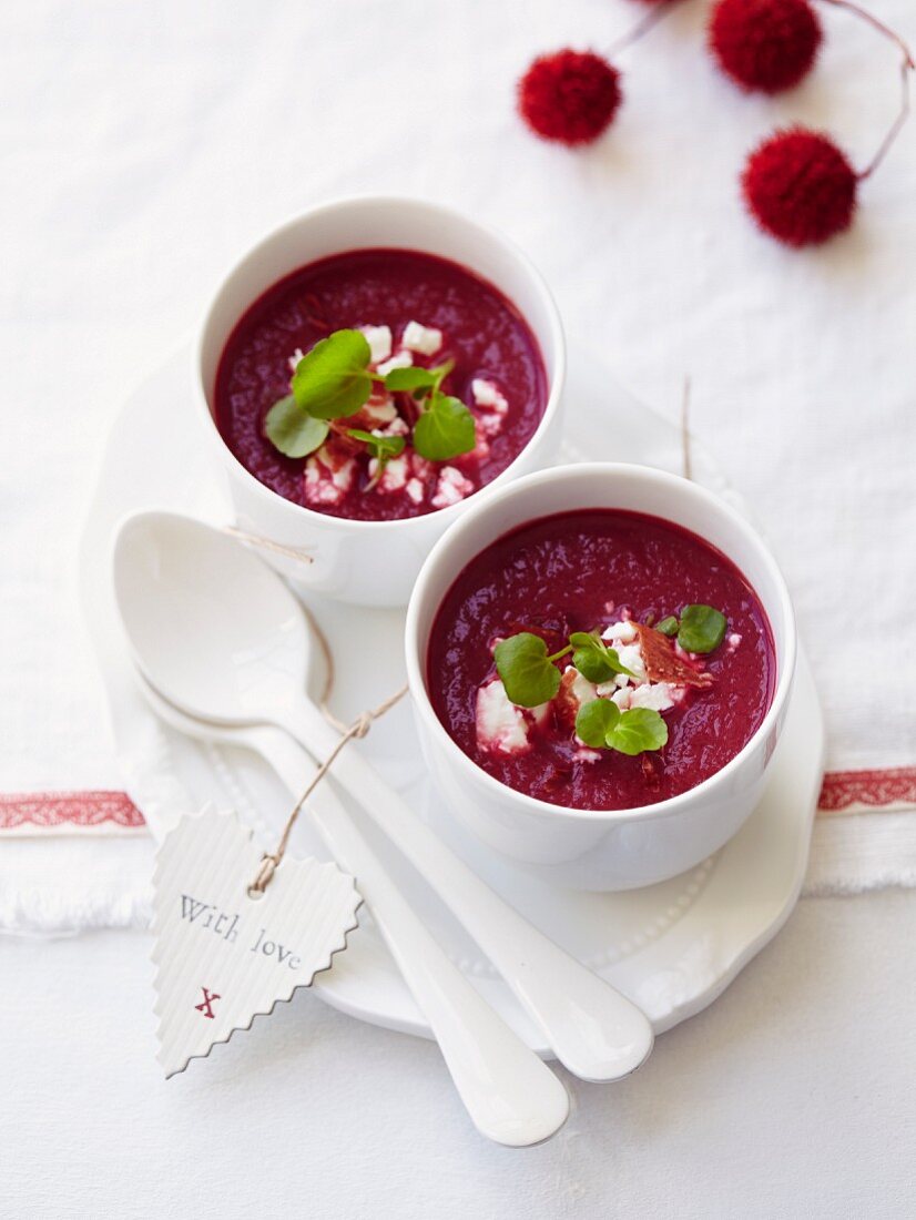 Rote-Bete-Suppe mit Feta