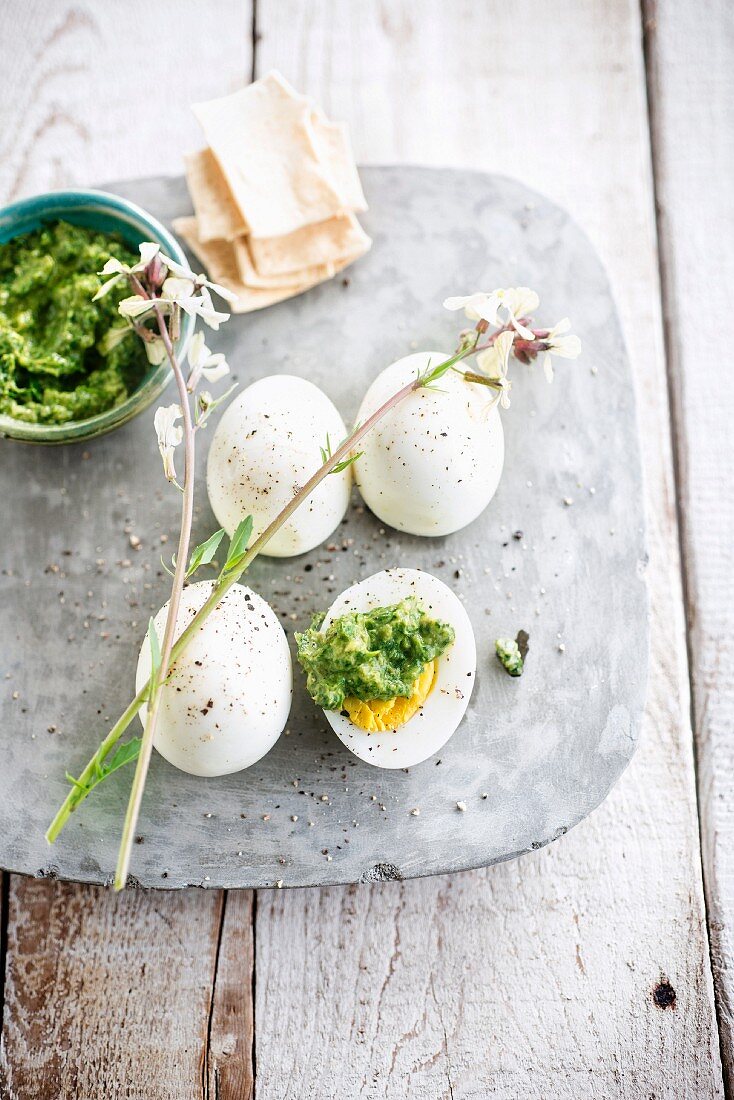 Hard-boiled eggs with herby mayonnaise