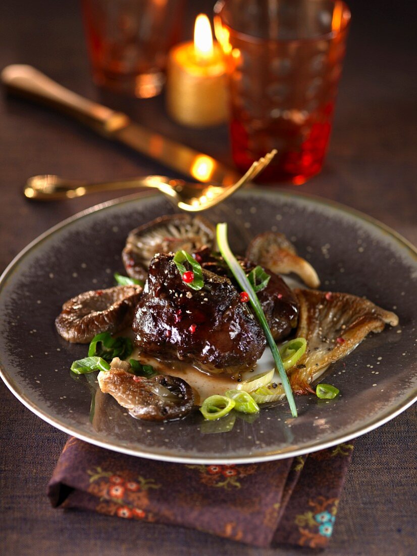 Pork's cheeks with Vermouth,mushrooms and thinly sliced leeks