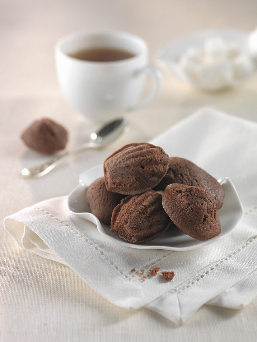 Madeleines mit Kakao und Honig