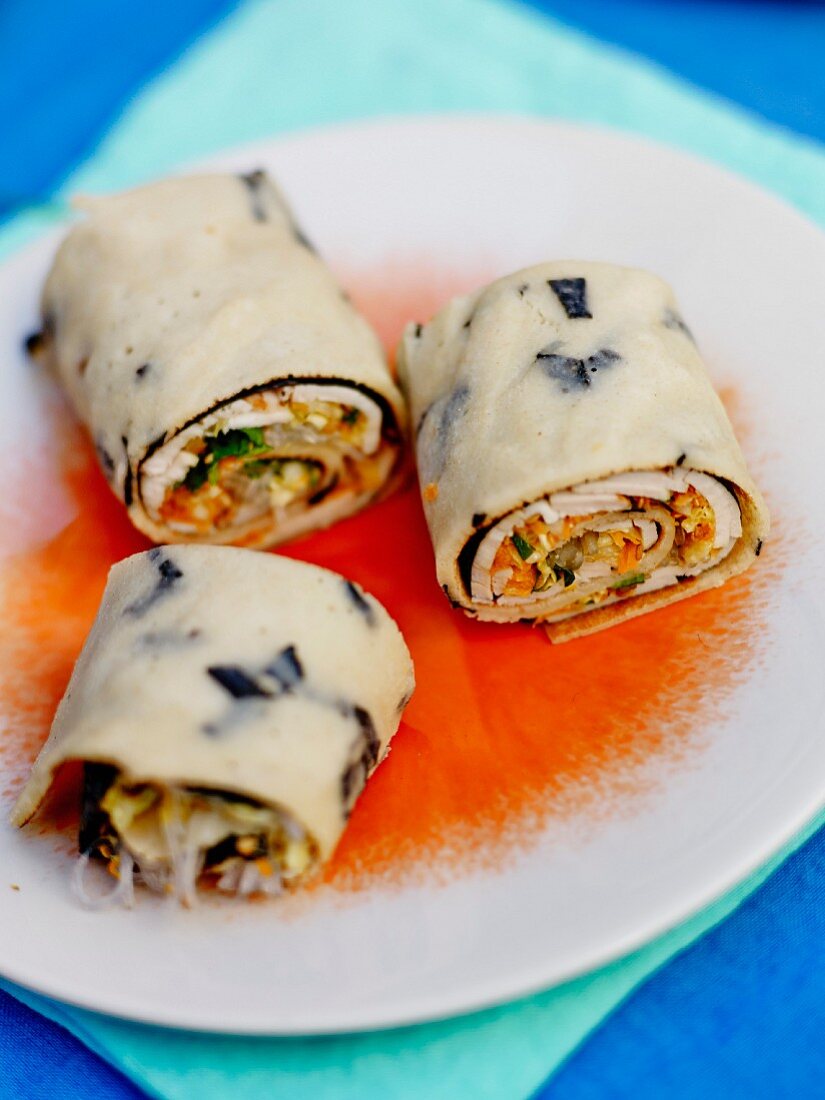 Roast chicken, seaweed and sesame wraps