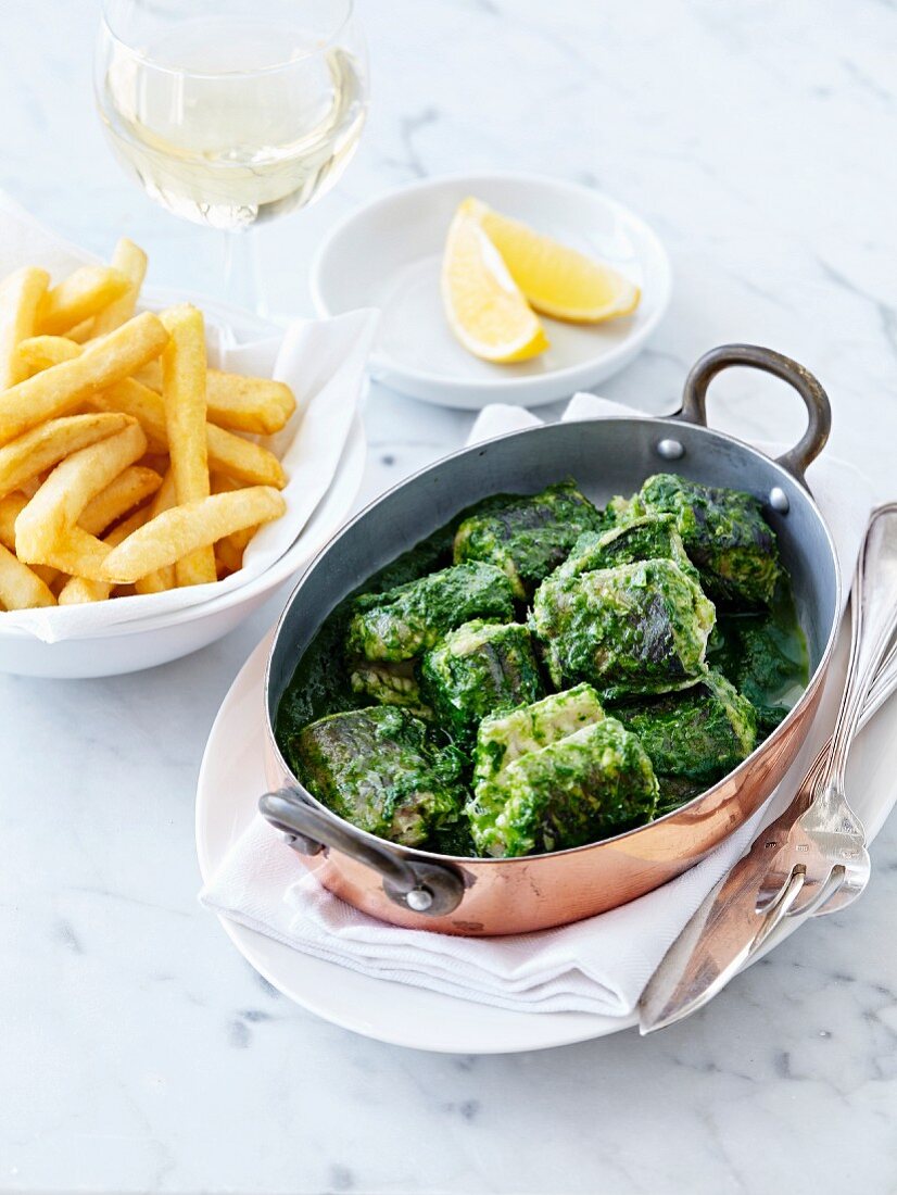 Eel with spinach and French fries