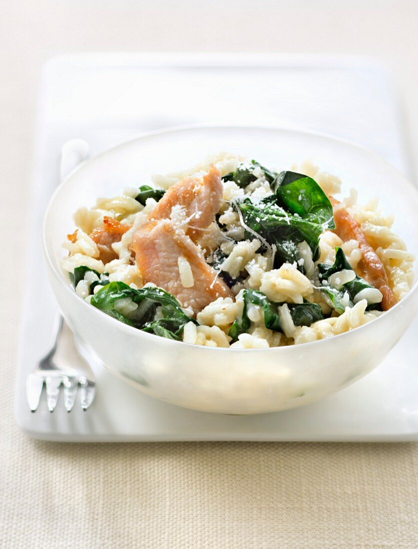 Risotto with spinach and turkey