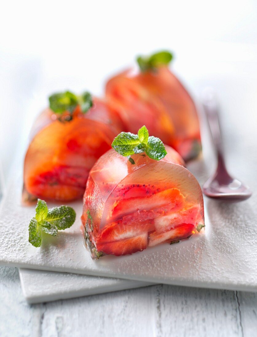 Strawberries with mint in green tea jelly