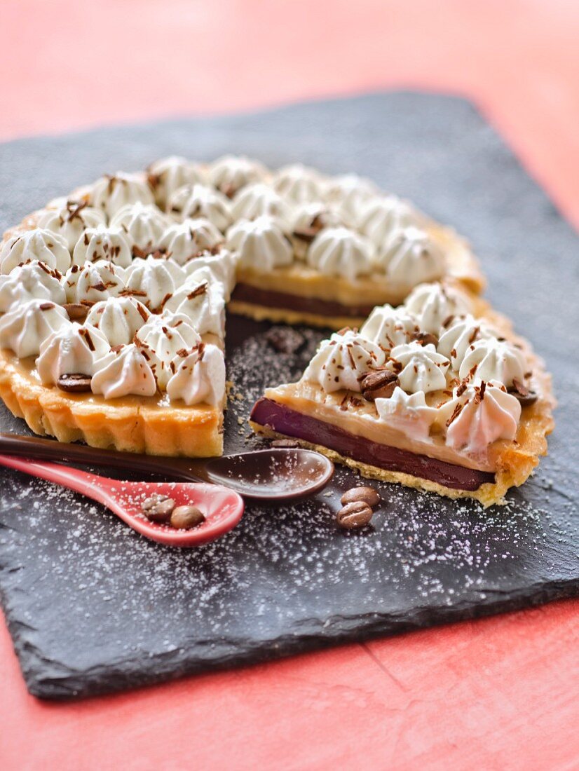 Chocolate, coffee and whipped cream shortbread pie