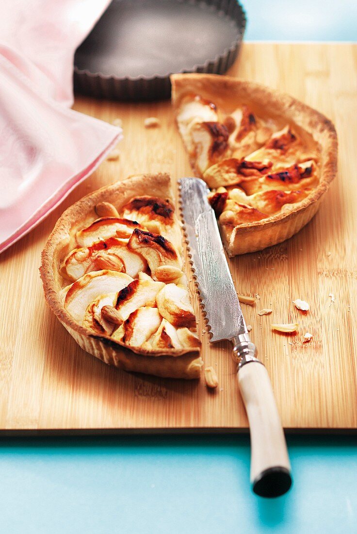 Apple and almon pie