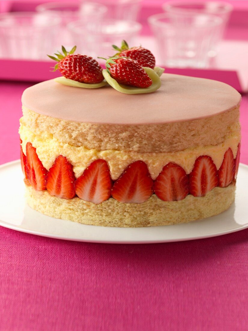 Erdbeer-Sahne-Torte