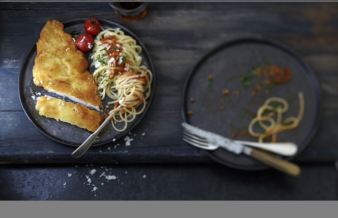 spaghetti au coulis de tomate et basilic ciselé