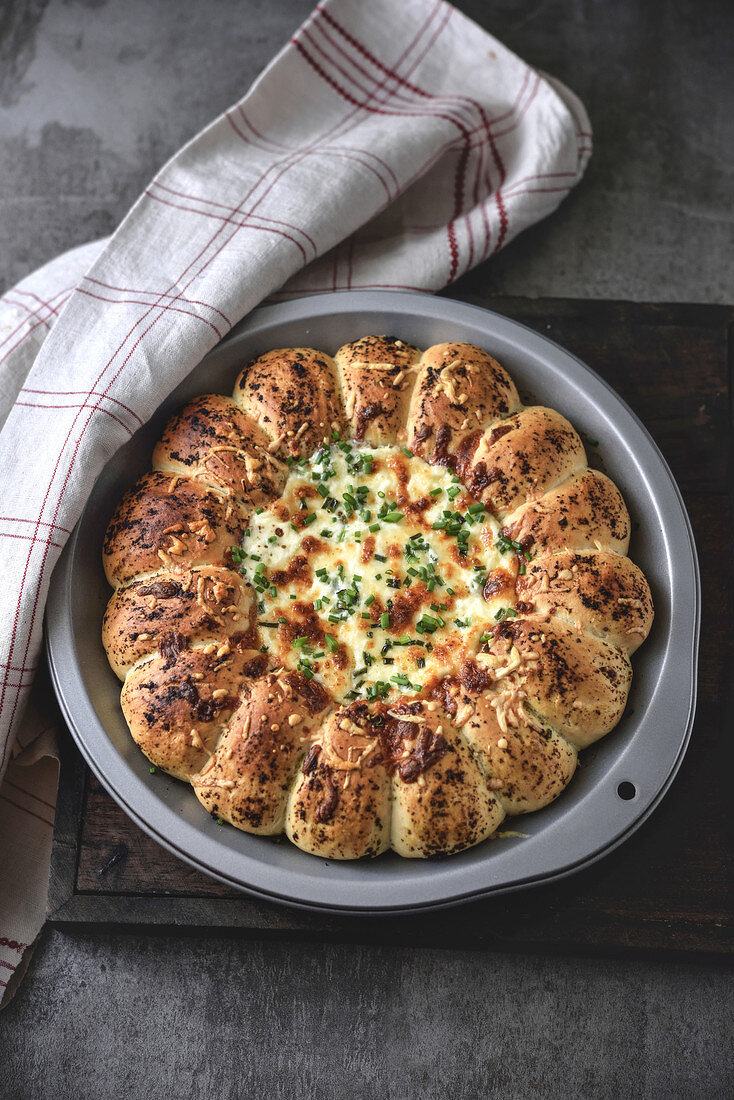 Cheese and chive dip-style pizza