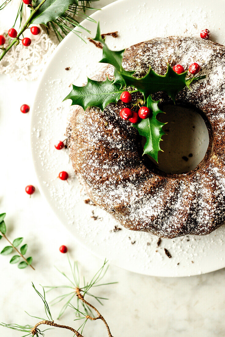 Schokoladen-Karamell-Kuchen mit Nüssen (Weihnachten)