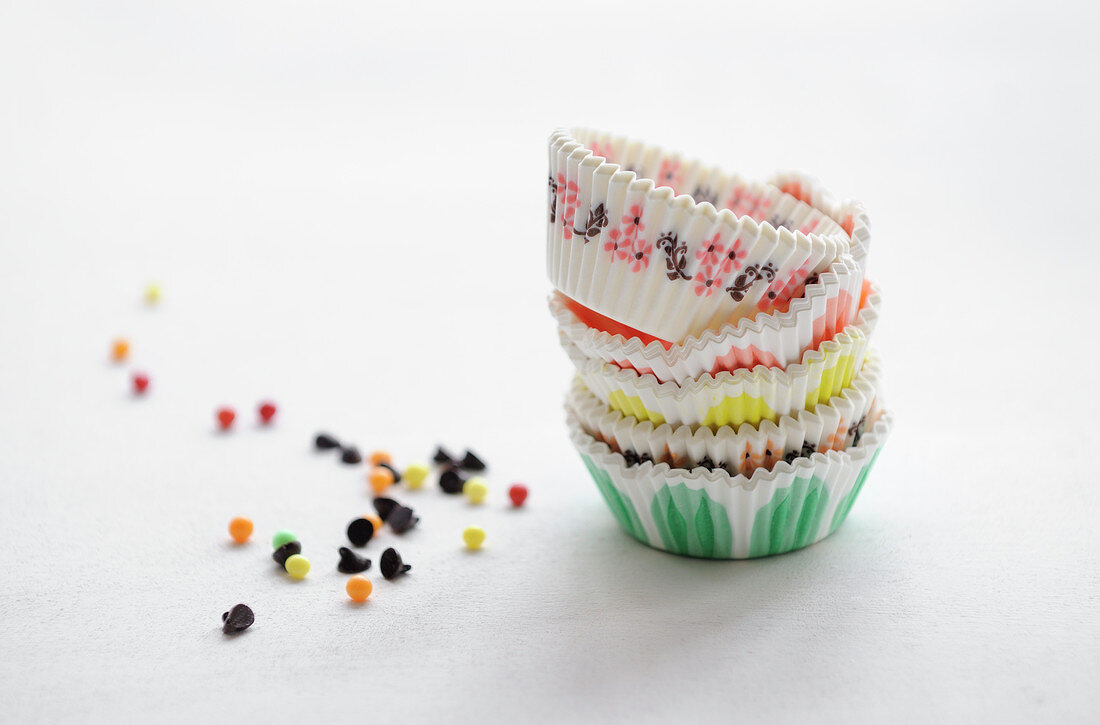 Bunte Papiermanschetten für Cupcakes