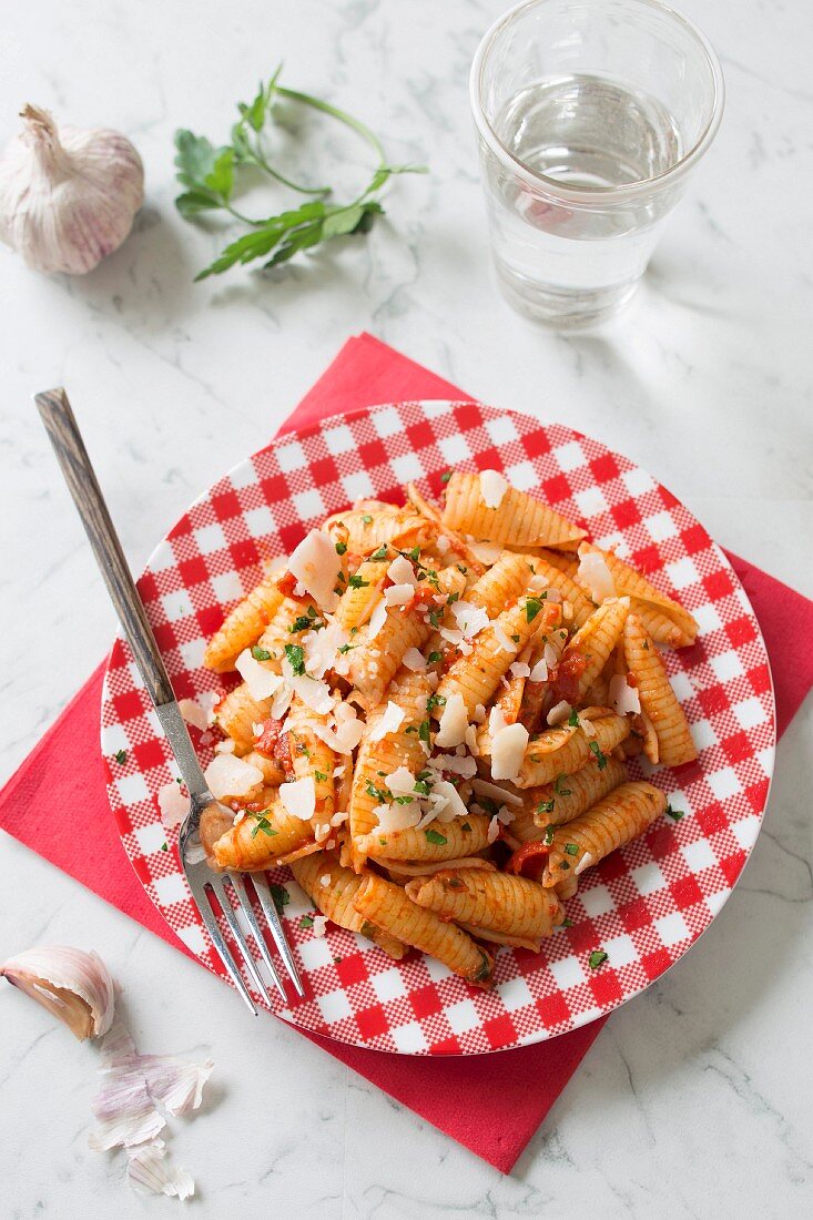 Castellane pasta all'arrabbiata