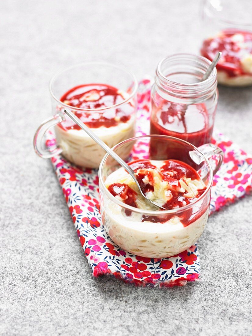 Vanilla rice pudding with summer fruit coulis