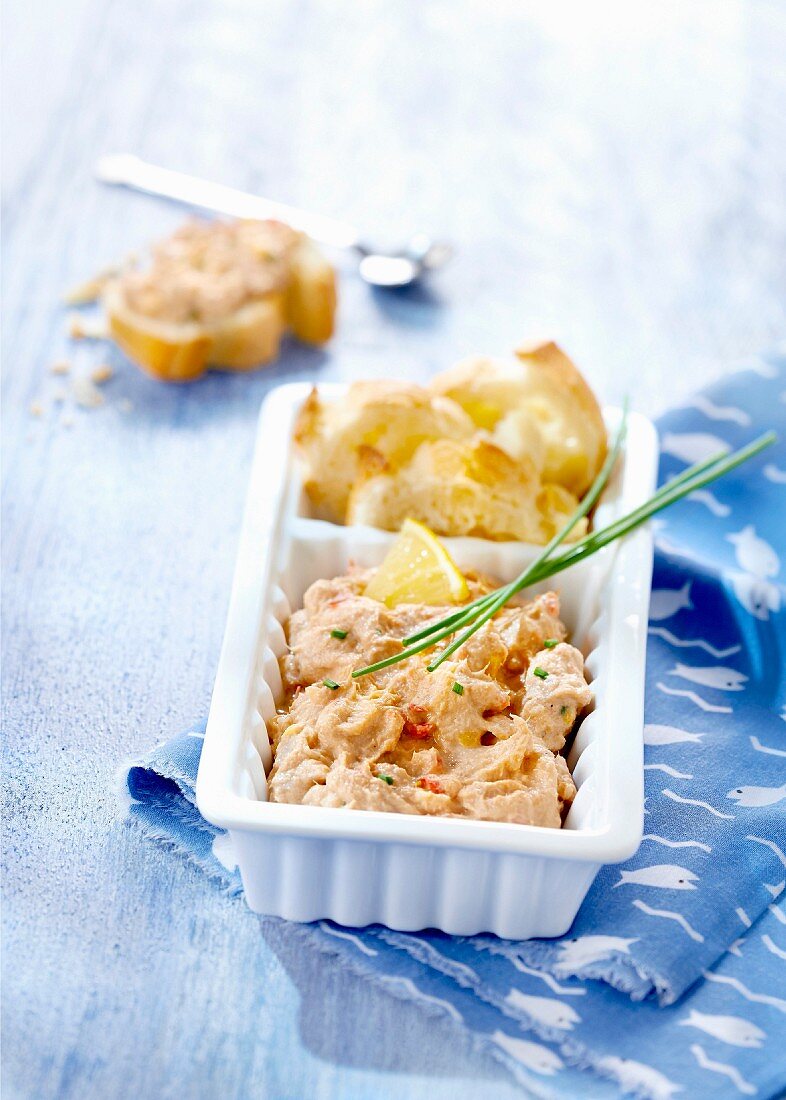 Thunfisch-Rillettes mit Paprika und Saint-Moret-Frischkäse