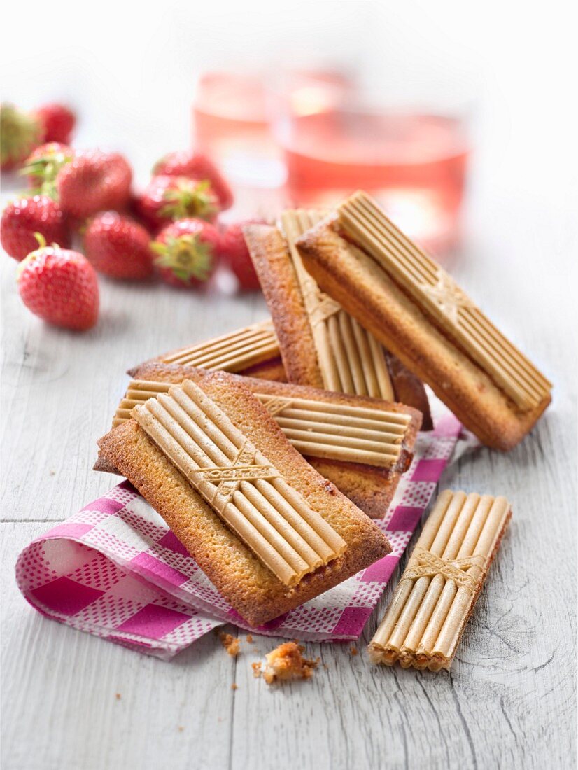 Financiers with strawberry Paille d’Or biscuits