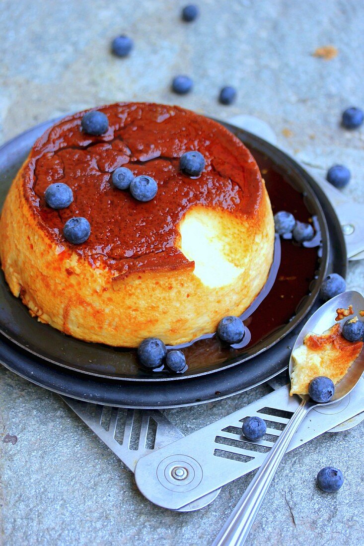 Crème caramel with blueberries