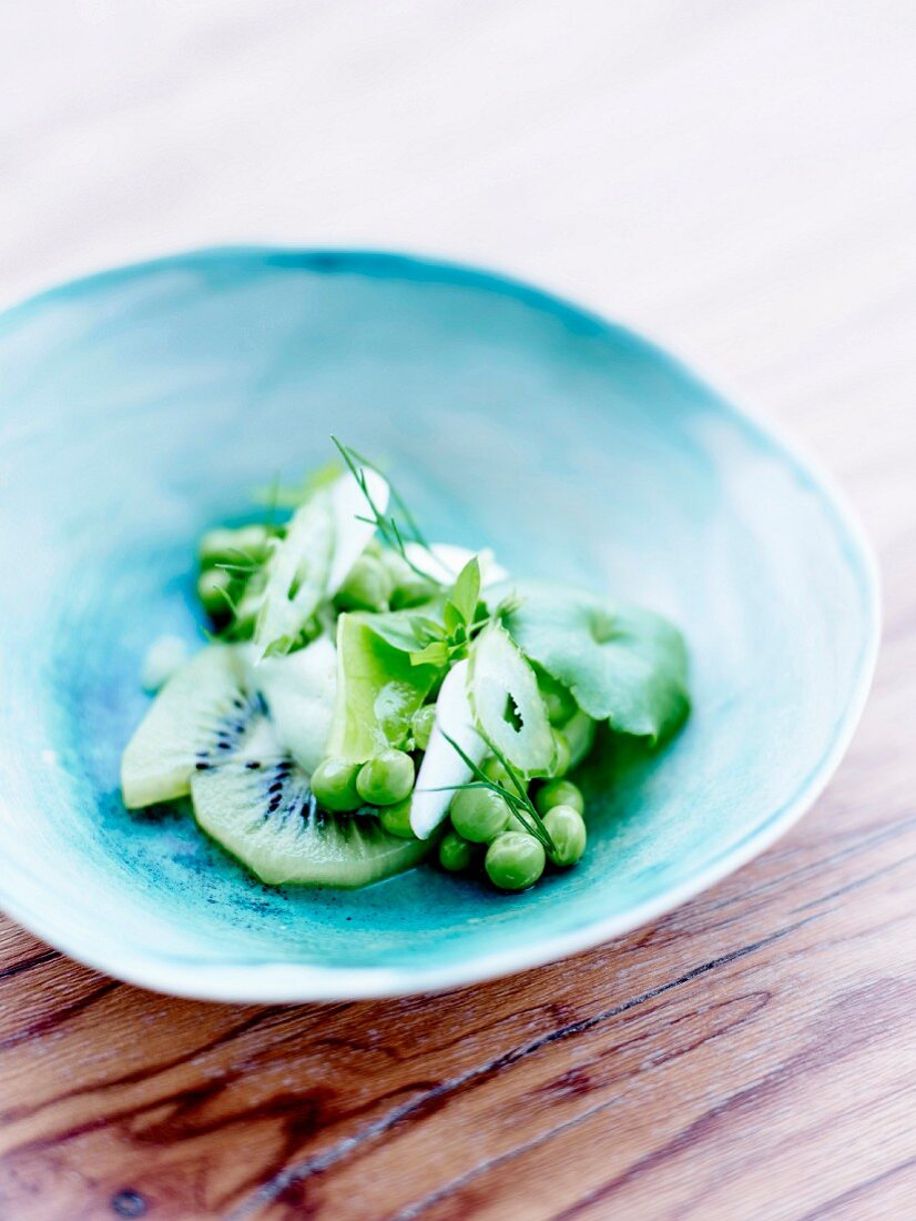 Pea and kiwi salad