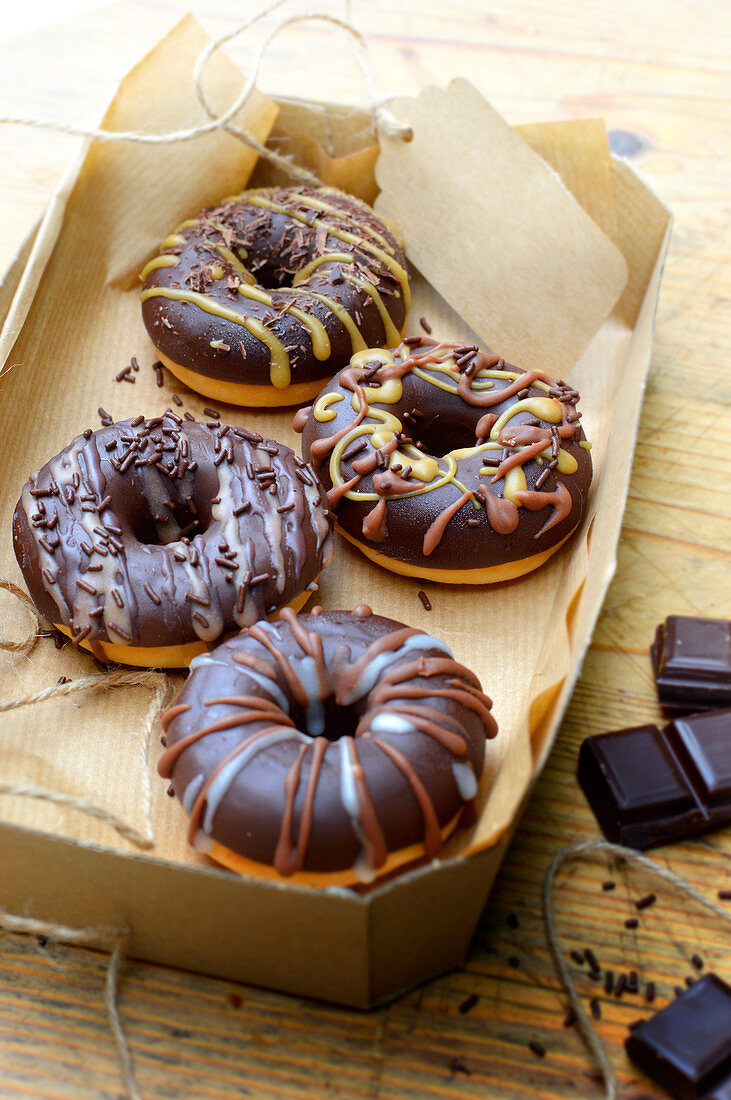 Donuts mit Schokoladenglasur