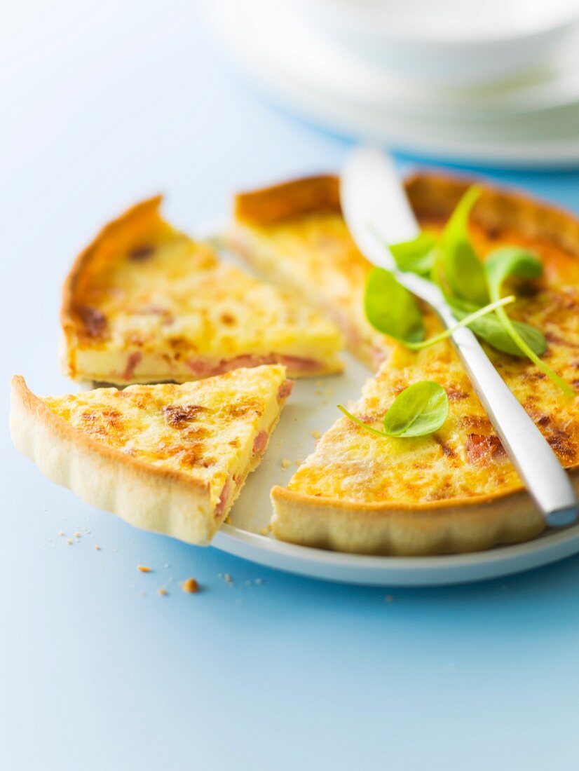 Quiche Lorraine, angeschnitten