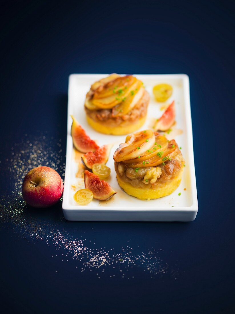 Mini potato gratins with slices of apple and compote, figs and raisins