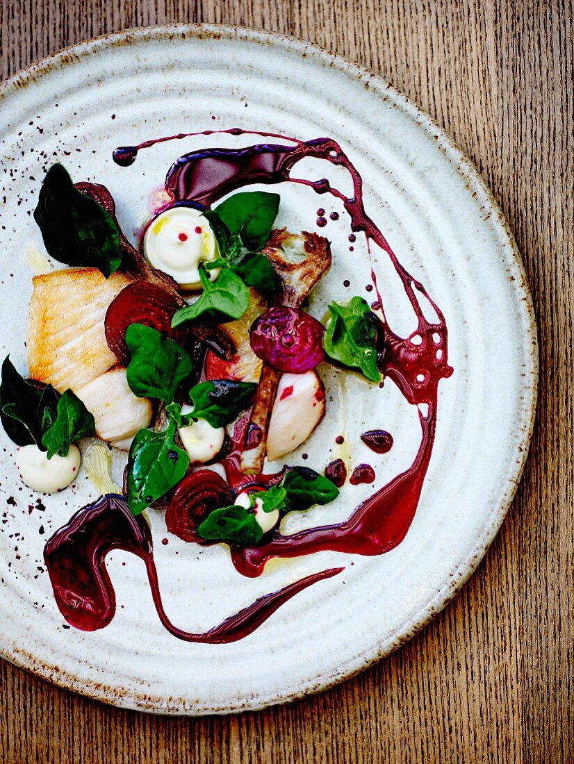 Pan-fried squid with old-fashioned vegetables and beetroot juice