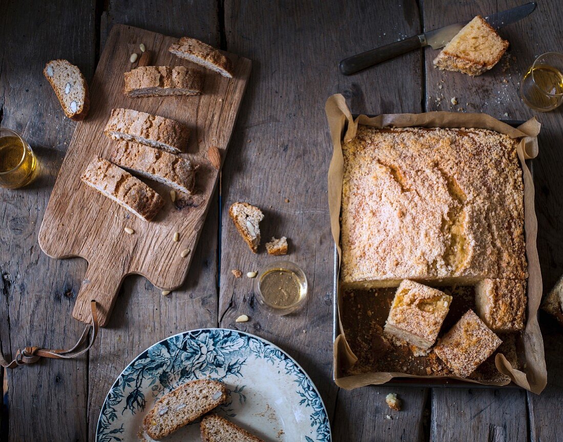 Knuspriges Gebäck mit Prato-Mandeln und Orangen-Amaretto-Kuchen