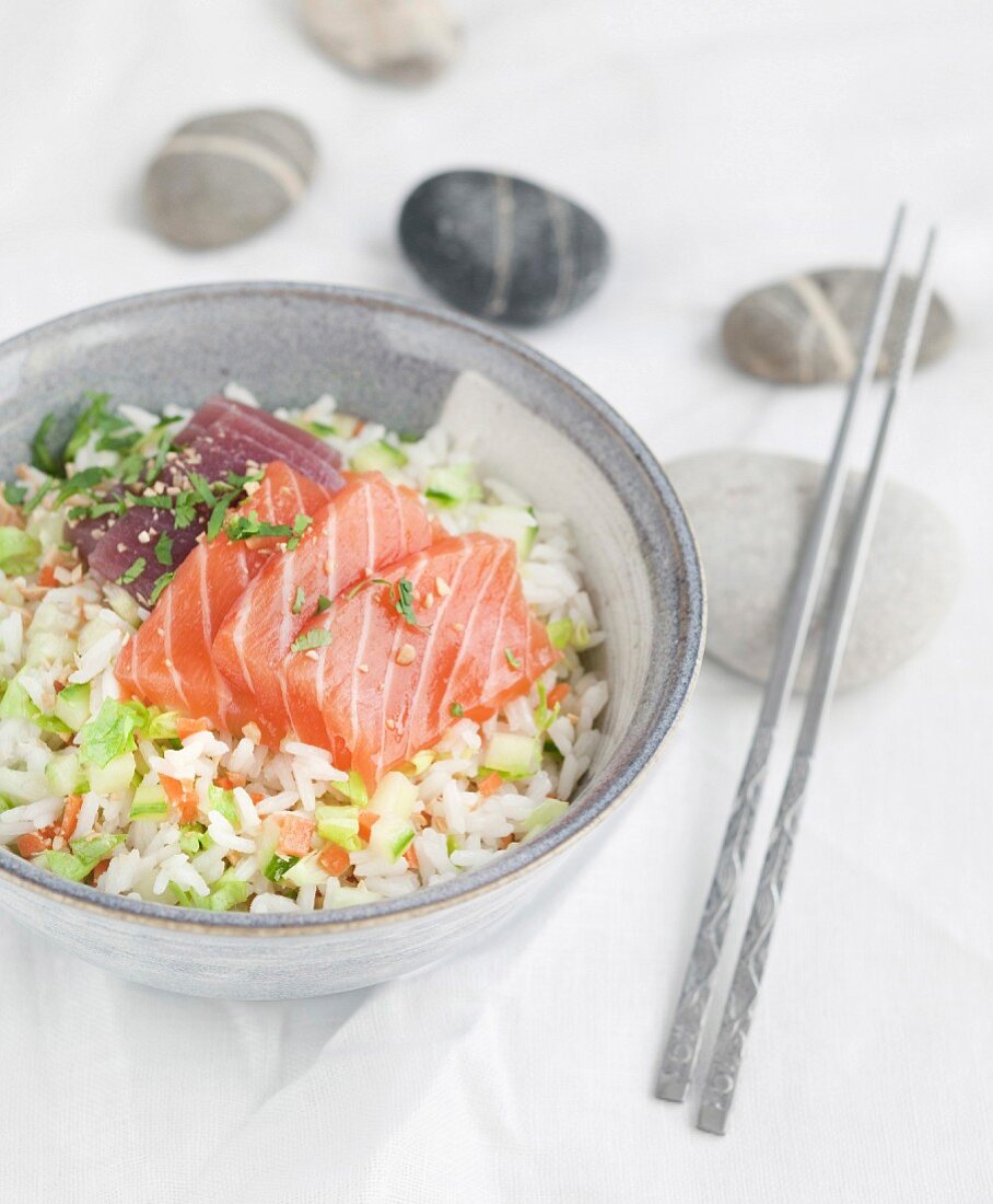 Rice, red tuna and salmon sashimi bo-bun