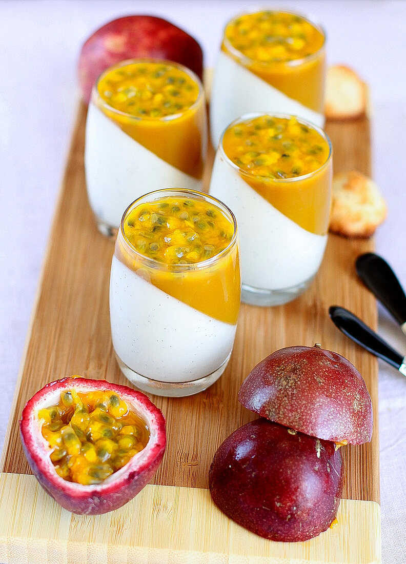 Panna Cotta Vanille-Passionsfrucht