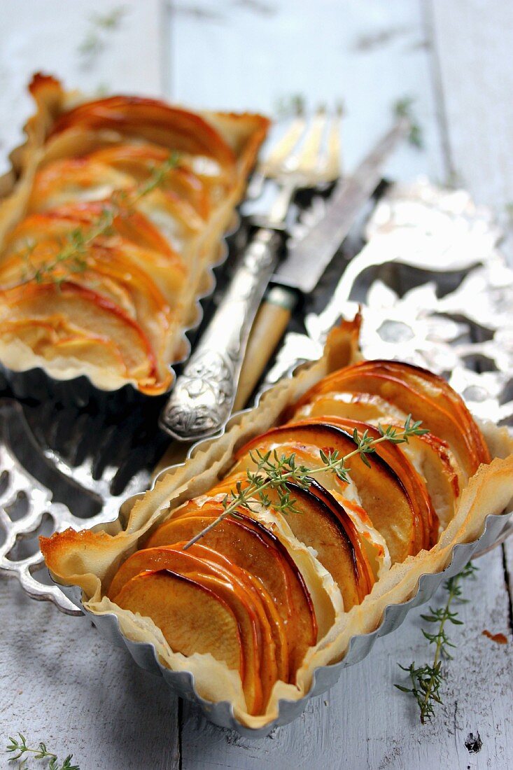 Apple filo pastry pies