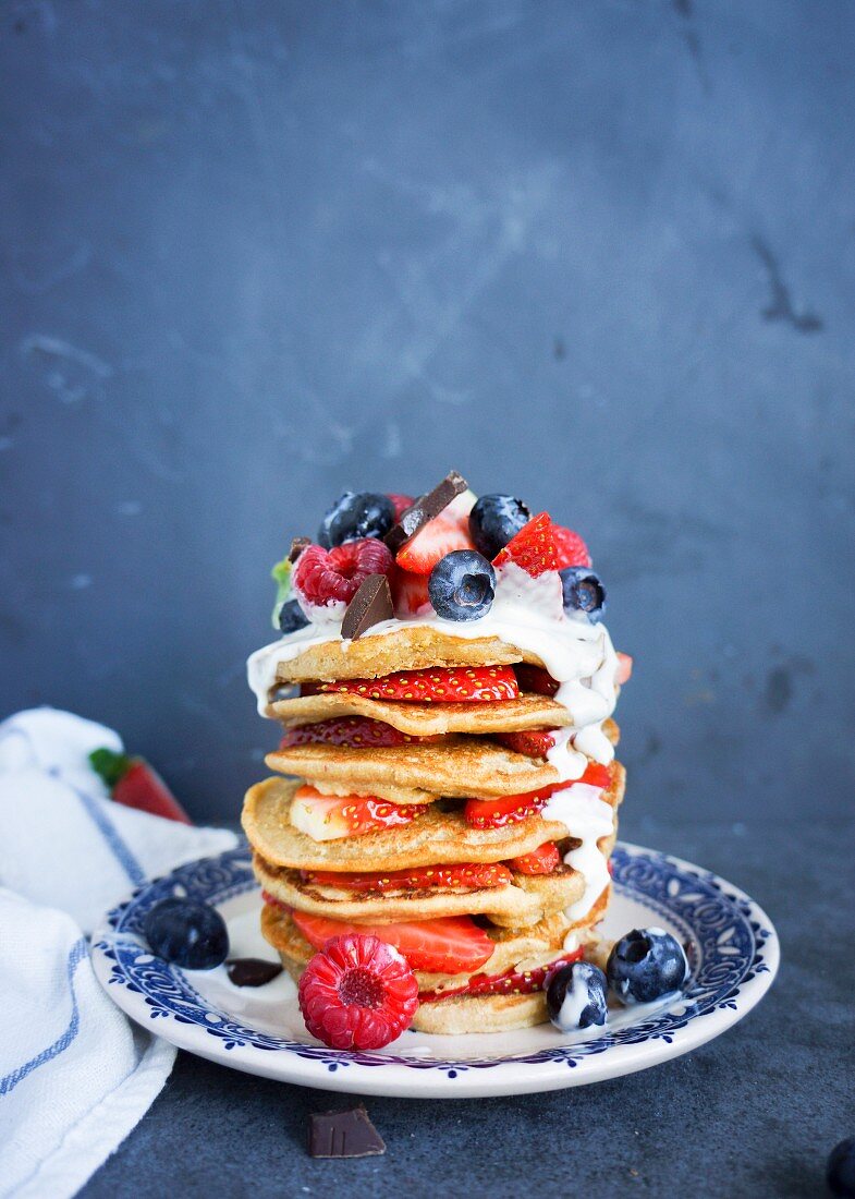 Spelt pancakes with summer fruit