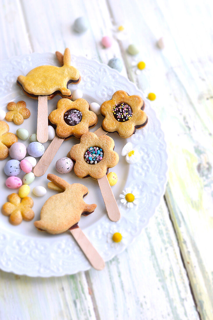 Easter biscuit lollipops