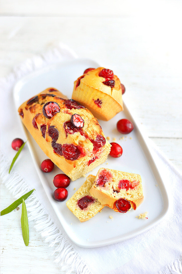 Kastenkuchen mit Cranberries