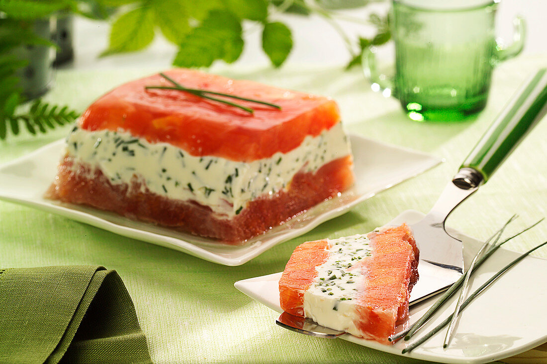 Terrine mit Brousse-Frischkäse und Tomaten