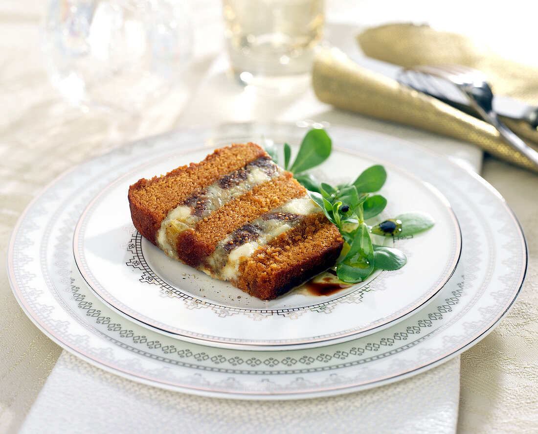 Sweet and salty gingerbread, roquefort and dried fruit terrine