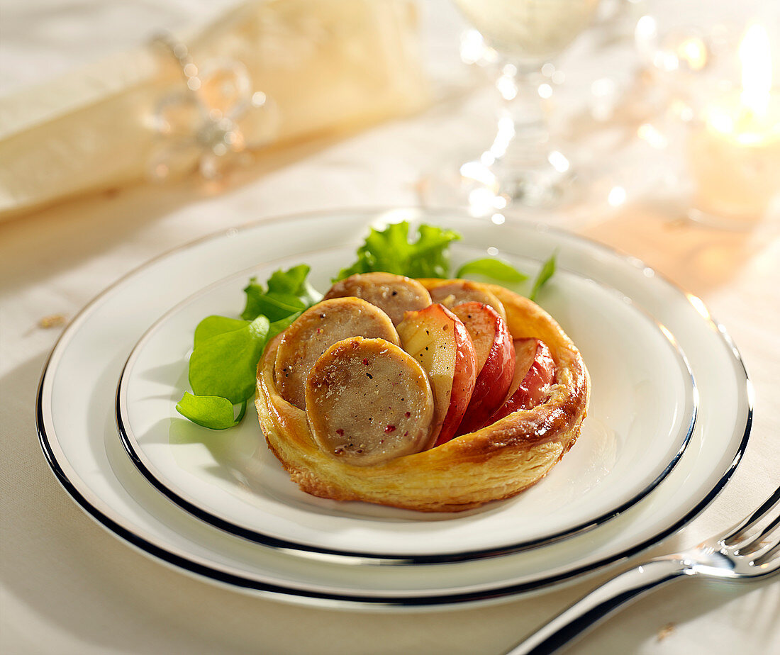 Blätterteigtörtchen mit Apfel und Boudin Blanc