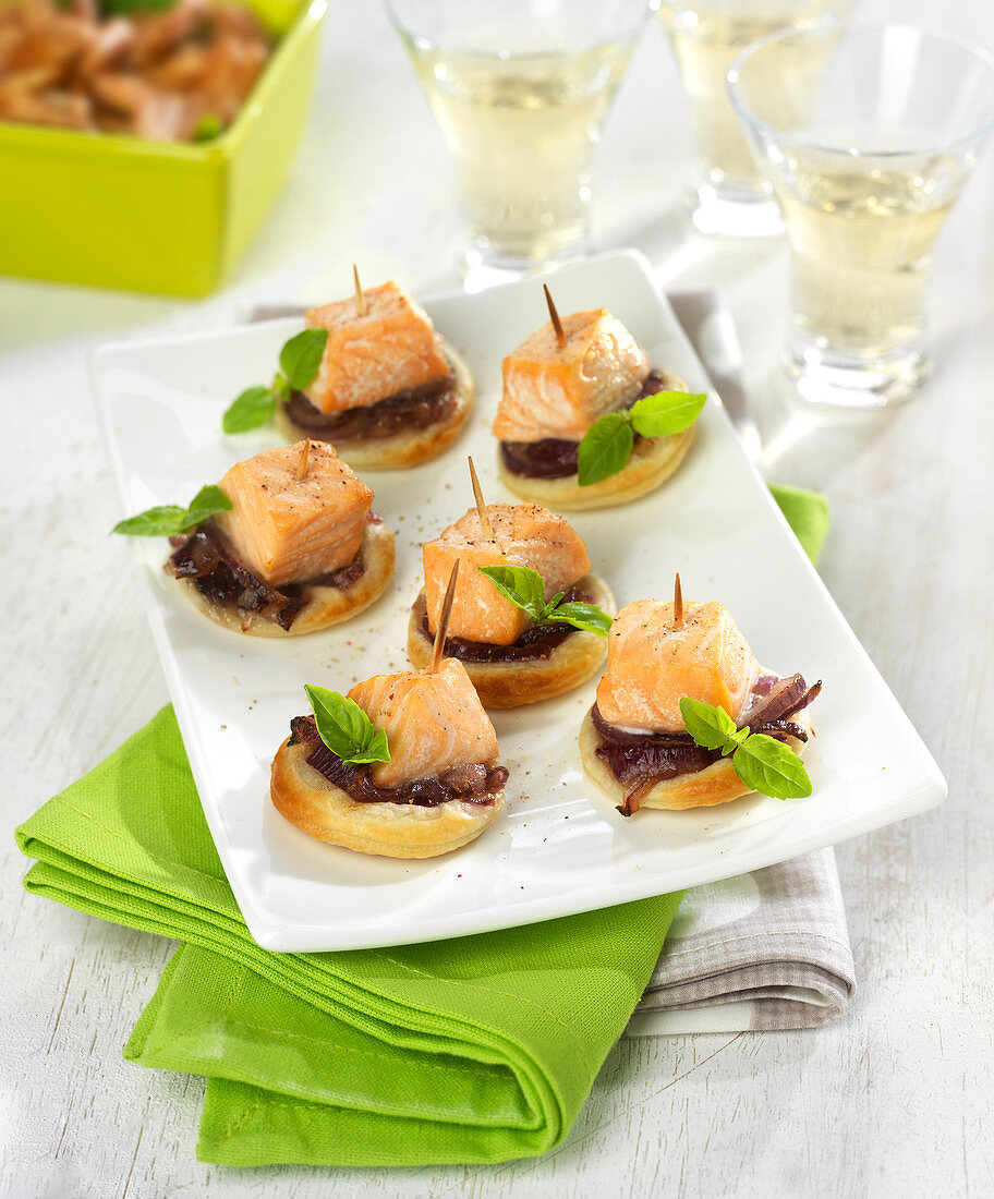 Stewed red onion and salmon cube flaky pastry appetizers
