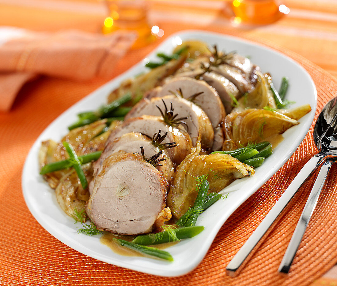 Schweinefilet mit Rosmarin, grünen Bohnen und Fenchel