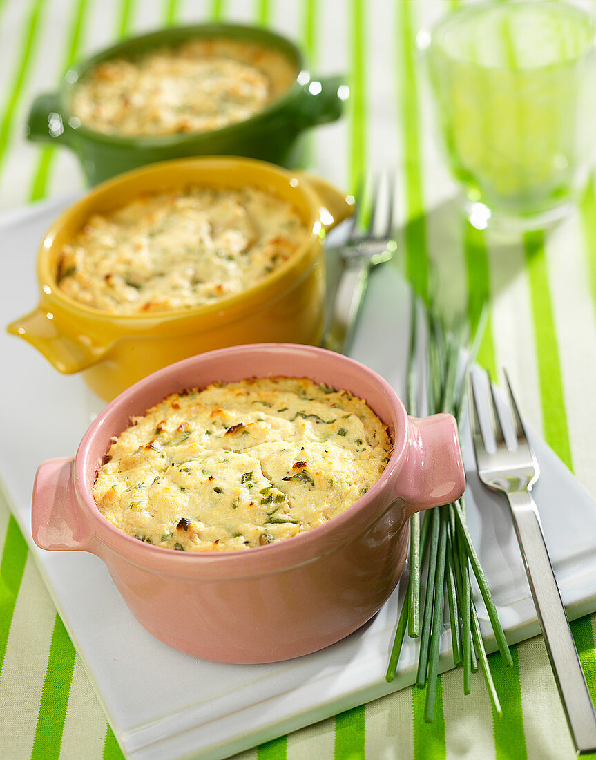 Lachs-Timbale mit frisch gehackten Kräutern