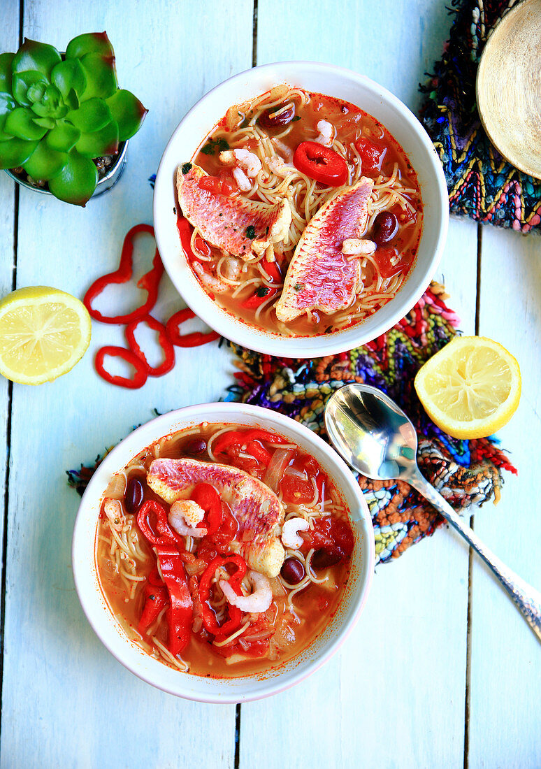 Chorba-Suppe mit mexikanischen Geschmacksaromen